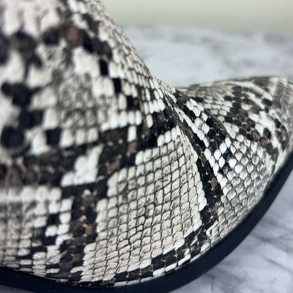 JustFab Abby Black White Bone Snakeskjn Pointed Toe Wedge Heel Pull On Bootie - Picture 9 of 13